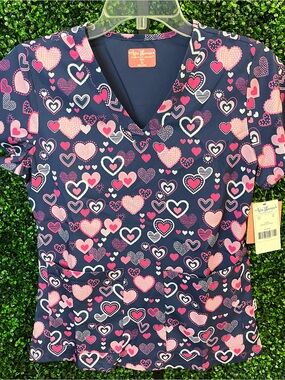 NWT Zavate Navy Blue Heart Print Women’s Scrub Top